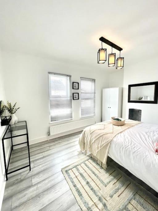 Spacious Modern Victorian House In Rochester Wainscot Eksteriør bilde